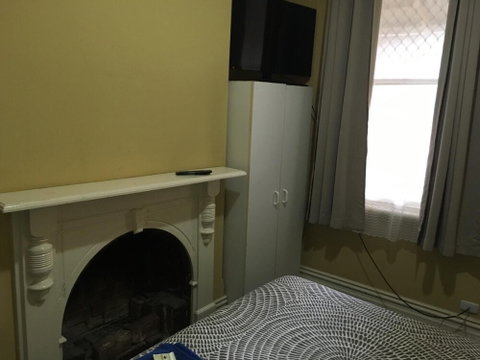 Royal Exchange - Accommodation Kalgoorlie 2