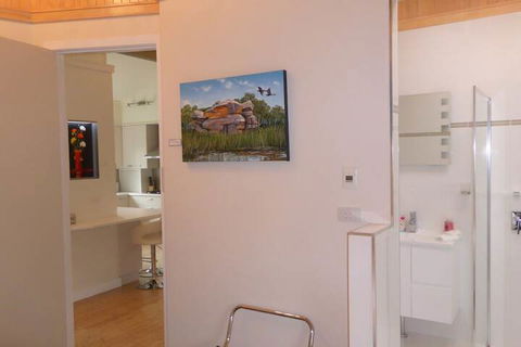 A Colourcity Apartments - Accommodation Kalgoorlie 3