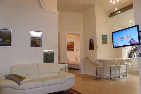A Colourcity Apartments - Accommodation Kalgoorlie 6