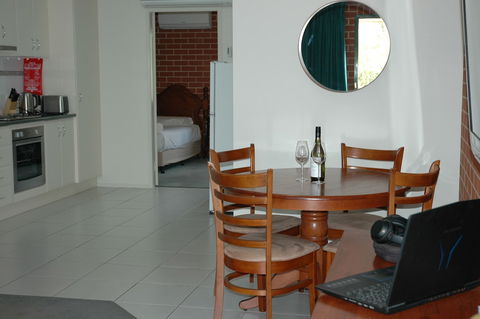 The Roseville Apartments - Accommodation Kalgoorlie 4