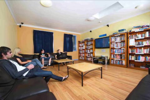 Cronulla Beach Backpackers - Accommodation Kalgoorlie 0