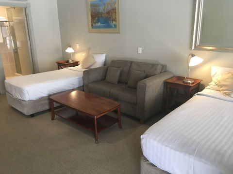 Shangri-La Gardens - Accommodation Kalgoorlie 4