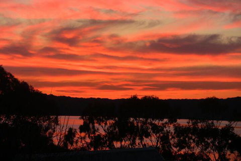 A Lakehouse Escape - Accommodation Kalgoorlie 5