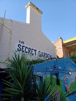 Secret Garden Backpackers - Accommodation Kalgoorlie 0