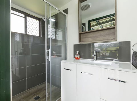Mena Creek Flower House - Accommodation Kalgoorlie 4