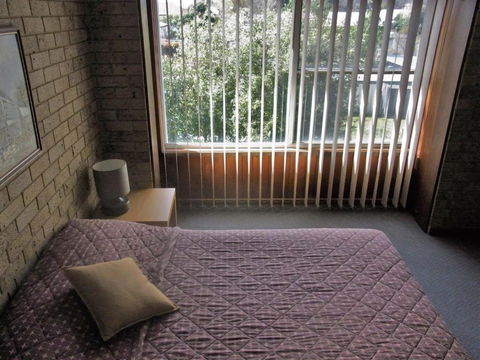 A Furnished Townhouse In Goulburn - Accommodation Kalgoorlie 3