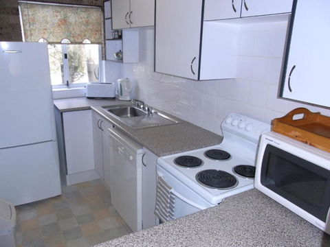 A Furnished Townhouse In Goulburn - Accommodation Kalgoorlie 2