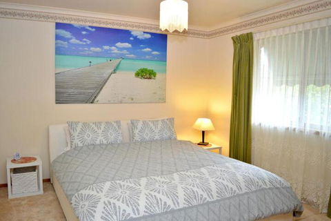 Chillax - Accommodation Kalgoorlie 0