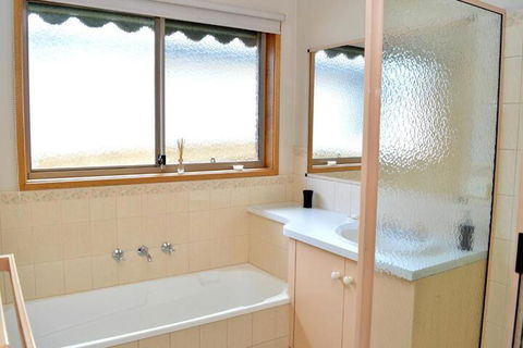 Chillax - Accommodation Kalgoorlie 6