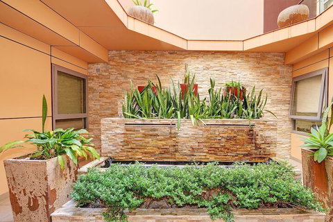 Best Western Plus Camperdown Suites - Accommodation Kalgoorlie 1