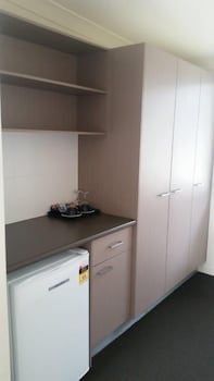 Dooleys Capella Tavern And Motel - Accommodation Kalgoorlie 2