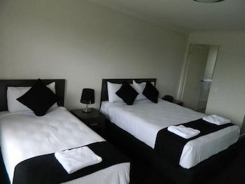 Dooleys Capella Tavern And Motel - Accommodation Kalgoorlie 6