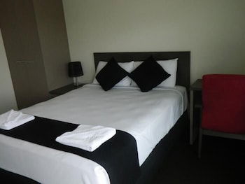 Dooleys Capella Tavern And Motel - Accommodation Kalgoorlie 3