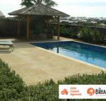 La Mer Home with a Pool - Accommodation Kalgoorlie