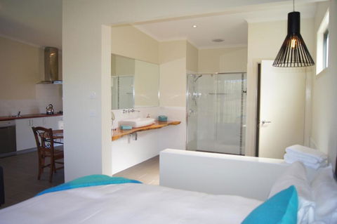 Manzanillo Grove Villa - Accommodation Kalgoorlie 3