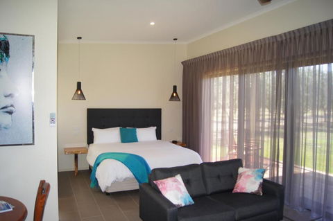 Manzanillo Grove Villa - Accommodation Kalgoorlie 5