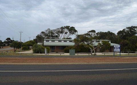 Hopetoun Motel & Chalet Village - Accommodation Kalgoorlie 0