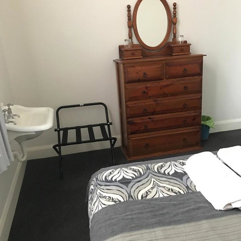 Lords Hotel - Accommodation Kalgoorlie 2