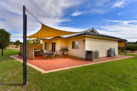 Lake Tyrrell Accommodation - Accommodation Kalgoorlie 2