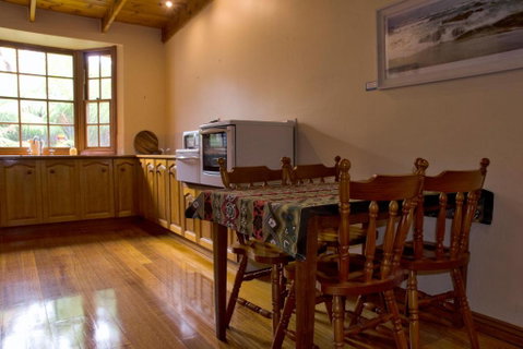 Gellibrand River Gallery Accommodation - Accommodation Kalgoorlie 5