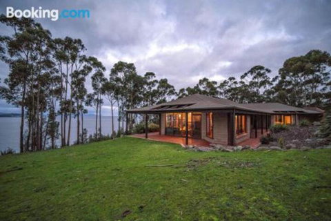 Tinderbox Cliff House - Accommodation Kalgoorlie 5
