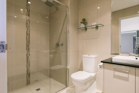 Darwin City Chic Apartment At The KUBE - Accommodation Kalgoorlie 7