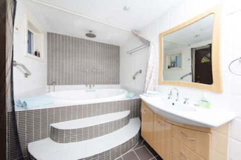 La Casa - Accommodation Kalgoorlie 0