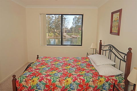 The Moorings Waterfront - Accommodation Kalgoorlie 4
