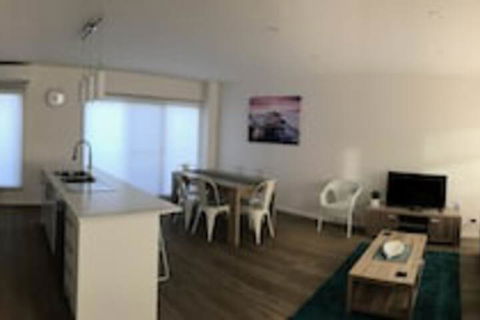 Santa Monica Lodge - Accommodation Kalgoorlie 0