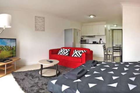 MyHoYoHo Design Studio Apartment - Accommodation Kalgoorlie 0