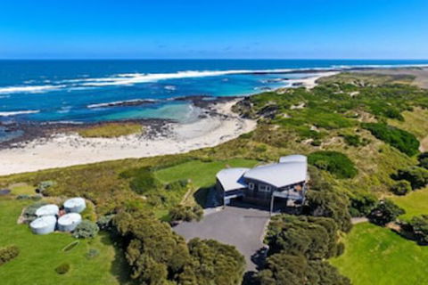 HEARNS BEACH HOUSE - Accommodation Kalgoorlie 0