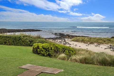 HEARNS BEACH HOUSE - Accommodation Kalgoorlie 2