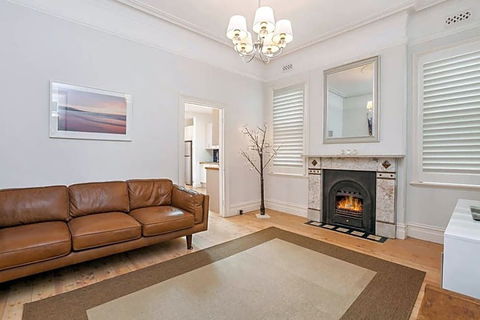 Stylish Manly Beach House Moments From Beach - Accommodation Kalgoorlie 1