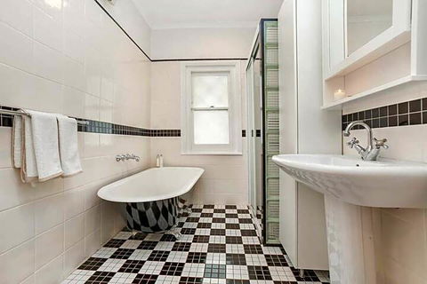 Stylish Manly Beach House Moments From Beach - Accommodation Kalgoorlie 2