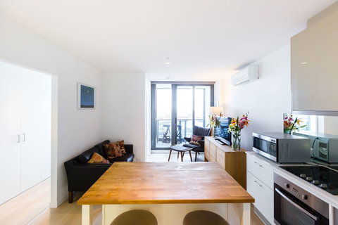 EVA, 1BDR Melbourne Apartment - Accommodation Kalgoorlie 3