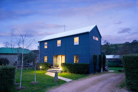 Alofi - Accommodation Kalgoorlie 1