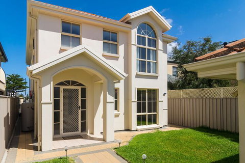 Port Adelaide Harbourside Home - Accommodation Kalgoorlie 1