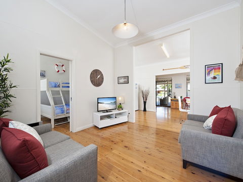 Fingal Beach Shack - Accommodation Kalgoorlie 1