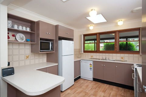 Skippers Rest 27 Government Road - Accommodation Kalgoorlie 3