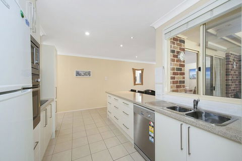 The Bay House 48 Government Road - Accommodation Kalgoorlie 6