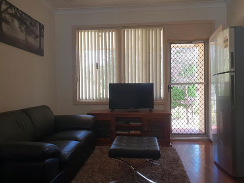 (Pets Welcome) Southern Comfort - Accommodation Kalgoorlie 5