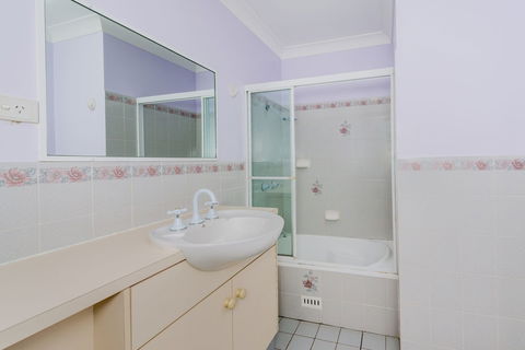 Pebble Pde 1 / 14 Fingal Bay - Accommodation Kalgoorlie 5
