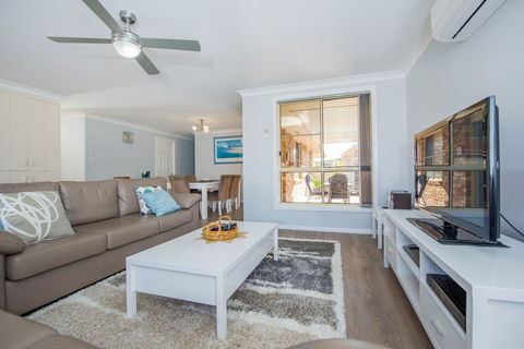 Pebble Pde 1 / 14 Fingal Bay - Accommodation Kalgoorlie 4