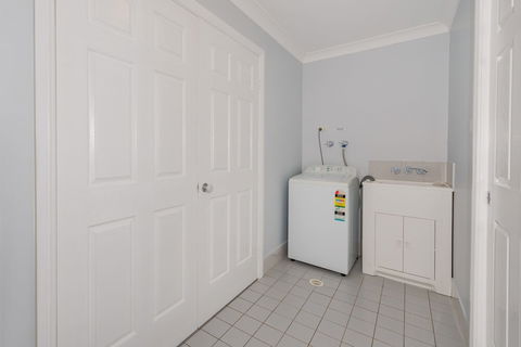 Pebble Pde 1 / 14 Fingal Bay - Accommodation Kalgoorlie 1