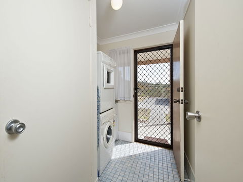 The Breakers 16B Government Road - Accommodation Kalgoorlie 5