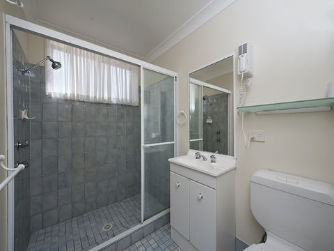 The Breakers 16B Government Road - Accommodation Kalgoorlie 3