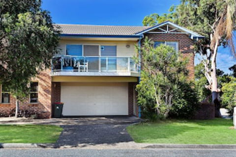 Sandy Shores 1 / 3 Messines Street - Accommodation Kalgoorlie 0