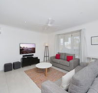 Ronald Avenue 101 Sea Behind The Trees - Accommodation Kalgoorlie