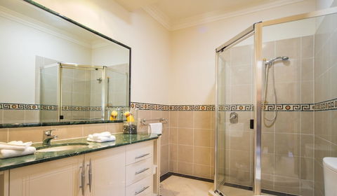 LUXE At Sanctuary Cove - Accommodation Kalgoorlie 2