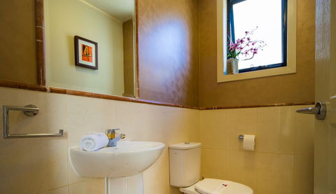 LUXE At Sanctuary Cove - Accommodation Kalgoorlie 0